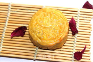 自制豆沙蛋黄月饼的做法步骤:17