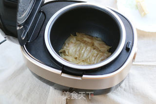 电饭煲做锅贴——香菇猪肉锅贴的做法步骤:13