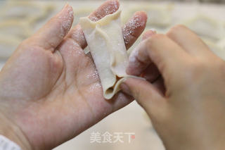 电饭煲做锅贴——香菇猪肉锅贴的做法步骤:8