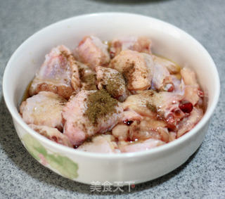 跟清新沾边的肉肉饭---荷叶鸡饭的做法步骤：3