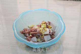 电饭煲做锅贴——香菇猪肉锅贴的做法步骤:3
