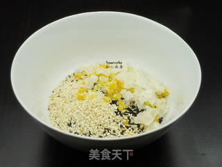 广式柠檬伍仁月饼的做法步骤:5