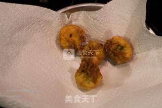 牛油果芝心炸云吞的做法步骤:14