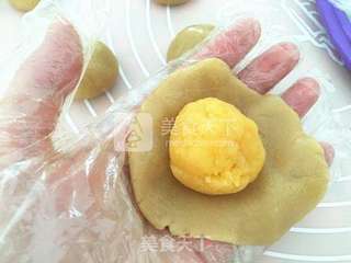 金沙奶黄月饼的做法步骤:14