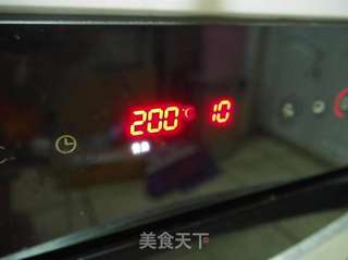 滋味美绝的奶黄月饼的做法步骤:9