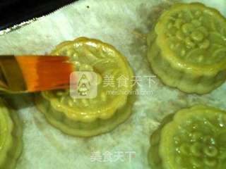 广式莲蓉蛋黄月饼的做法步骤:19