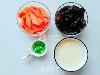 胡萝卜木耳炒鸡蛋的做法步骤:2