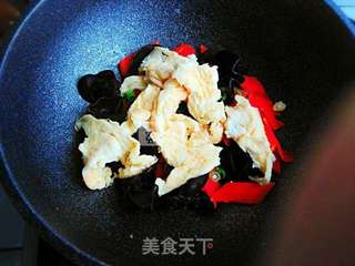 胡萝卜木耳炒鸡蛋的做法步骤:6