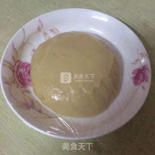广式莲蓉蛋黄月饼的做法步骤:3