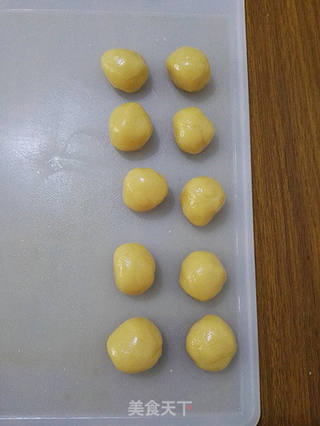 广式白豆沙月饼的做法步骤：7
