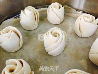 玫瑰花馒头的做法步骤:12