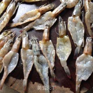 蒜香粉丝蒸虾的做法步骤:2