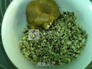 广式莲蓉五仁月饼的做法步骤:6