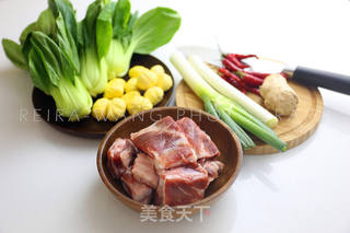 栗子焖排骨的做法步骤：1