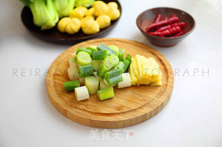 栗子焖排骨的做法步骤:2