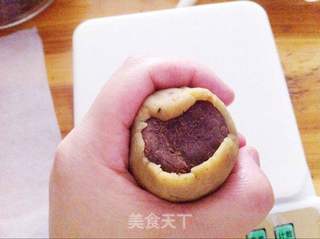 栗蓉皮豆沙月饼的做法步骤:13