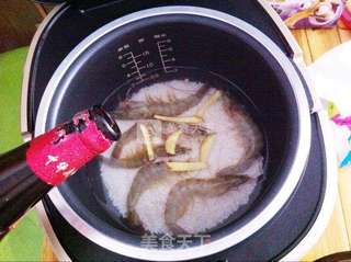 原汁鲜虾焖饭的做法步骤:4