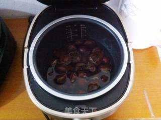 栗蓉皮豆沙月饼的做法步骤:2