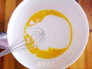 铁釜饭煲版葡萄干酸奶蛋糕的做法步骤:2