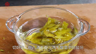 开味酸菜猪脚的做法步骤:5