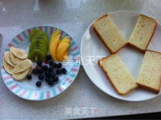 花样水果配吐司的做法步骤：2