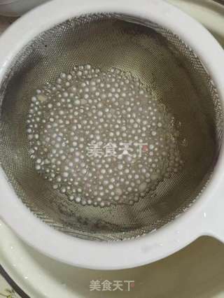 桃胶椰汁西米露的做法步骤:6