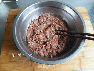 圆白菜芹菜猪肉包的做法步骤:5