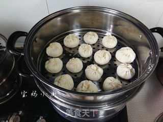圆白菜芹菜猪肉包的做法步骤:15