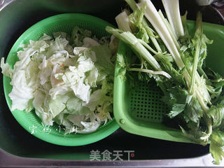 圆白菜芹菜猪肉包的做法步骤:6