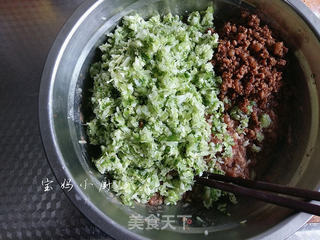 圆白菜芹菜猪肉包的做法步骤:9