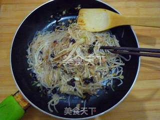  豆豉辣酱拌金针菇的做法步骤：10