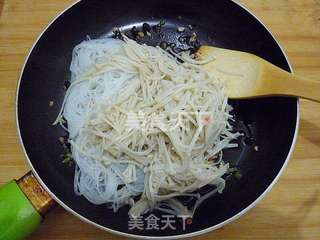  豆豉辣酱拌金针菇的做法步骤：9
