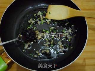  豆豉辣酱拌金针菇的做法步骤：7