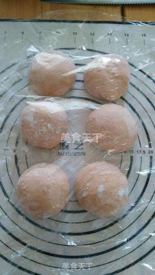 火龙果盘花小餐包的做法步骤:6