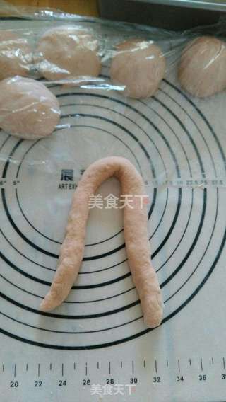 火龙果盘花小餐包的做法步骤:7