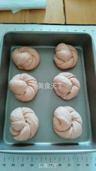 火龙果盘花小餐包的做法步骤:9