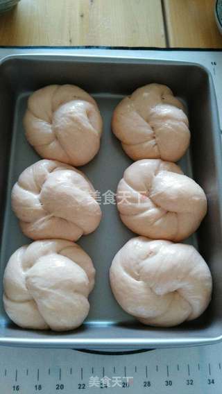 火龙果盘花小餐包的做法步骤:11