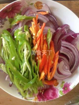 洋葱炒牛肉丝的做法步骤:2