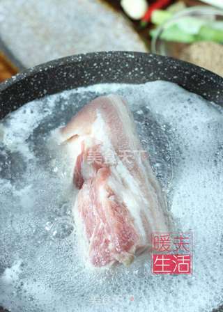 回锅肉的做法步骤:2