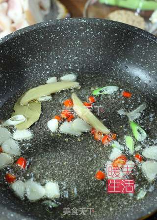 回锅肉的做法步骤:3