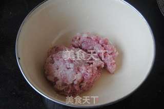 韭菜大肉饺的做法步骤:2