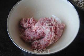 香菇猪肉锅贴的做法步骤:2