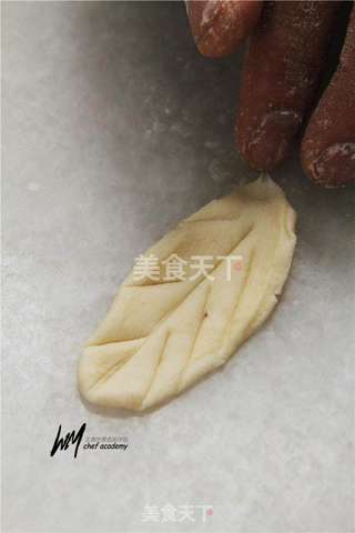 玫瑰花装饰面包的做法步骤:13