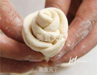 玫瑰花装饰面包的做法步骤:10