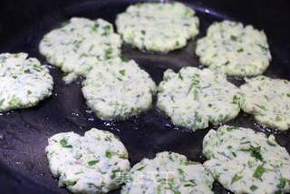 豆渣蔬菜饼的做法步骤:6
