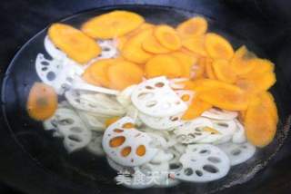 荷塘小炒的做法步骤:2