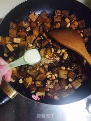 自制惹嘴小零食-香辣豆干的做法步骤：7