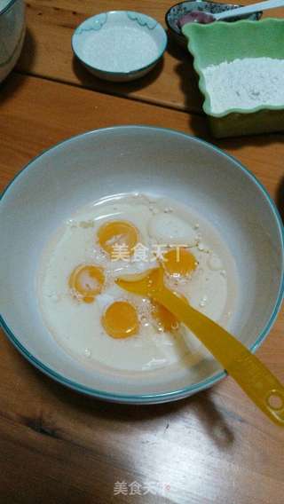 红丝绒蛋糕的做法步骤:2