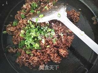【酱油炒饭】的做法步骤:8