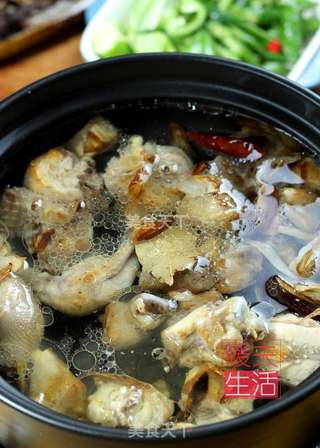 小鸡炖蘑菇的做法步骤:4
